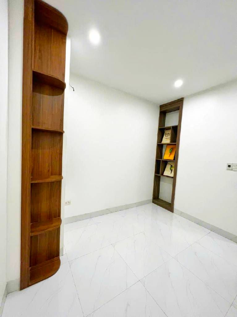 Bán nhà Khương Thượng - diện tích 54m2 1 tầng - Ô tô đỗ chân tòa - giá 2,6 tỷ