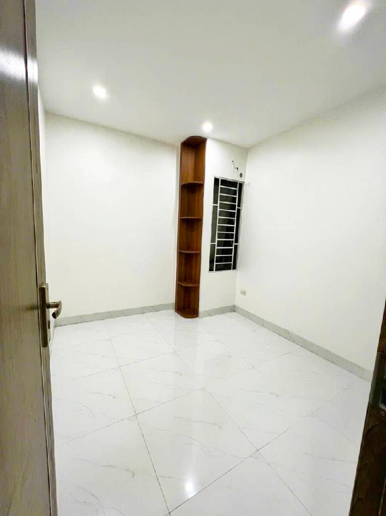 Bán nhà Khương Thượng - diện tích 54m2 1 tầng - Ô tô đỗ chân tòa - giá 2,6 tỷ