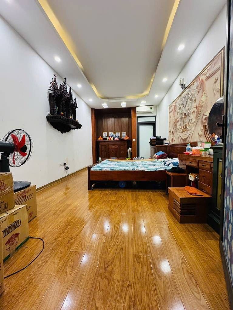 Bán nhà Hoàng Mai - diện tích 34m2 6 tầng - Ô tô đỗ đầu ngõ - giá 8,6 tỷ