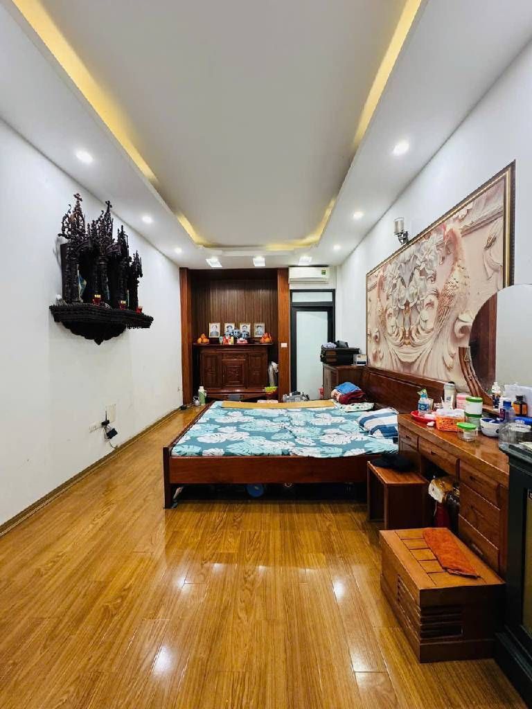 Bán nhà Hoàng Mai - diện tích 34m2 6 tầng - Ô tô đỗ đầu ngõ - giá 8,6 tỷ