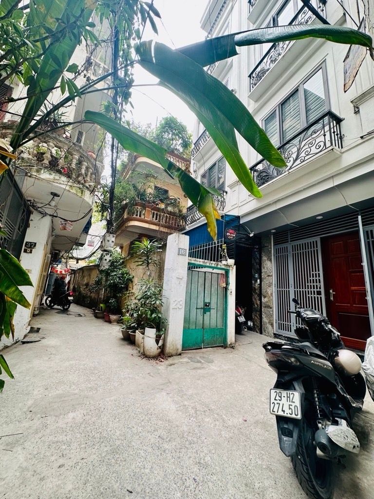 Bán nhà Đê La Thành - diện tích 36m2 5 tầng - Nhà đẹp hiện đại - giá 11,3 tỷ