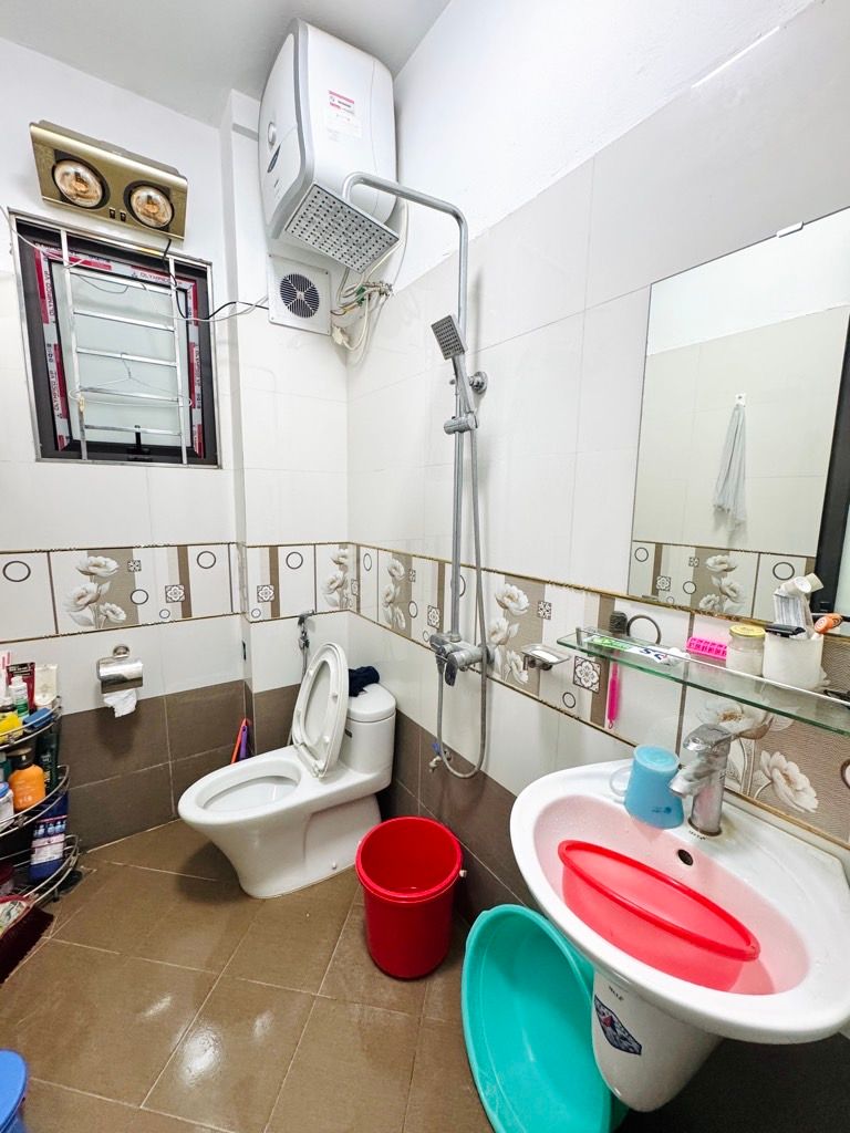 Bán nhà Quan Nhân - diện tích 42.2m2 5 tầng - Nhà phố hiếm, ở sướng giữa lòng trung tâm - giá 14,8 tỷ