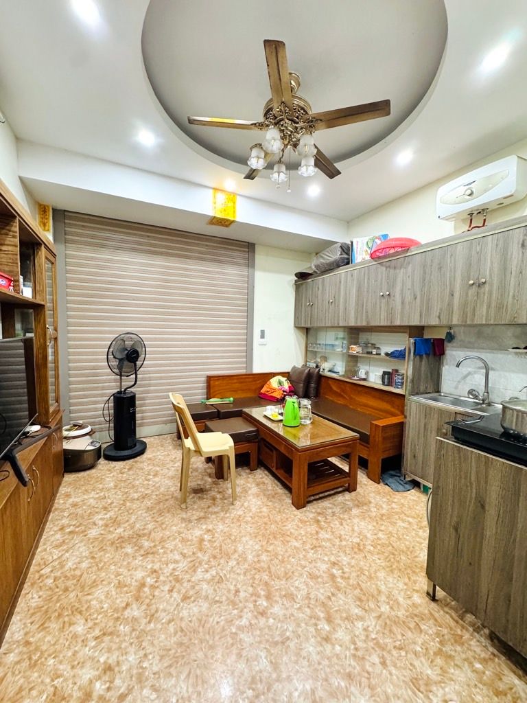 Bán nhà Quan Nhân - diện tích 42.2m2 5 tầng - Nhà phố hiếm, ở sướng giữa lòng trung tâm - giá 14,8 tỷ