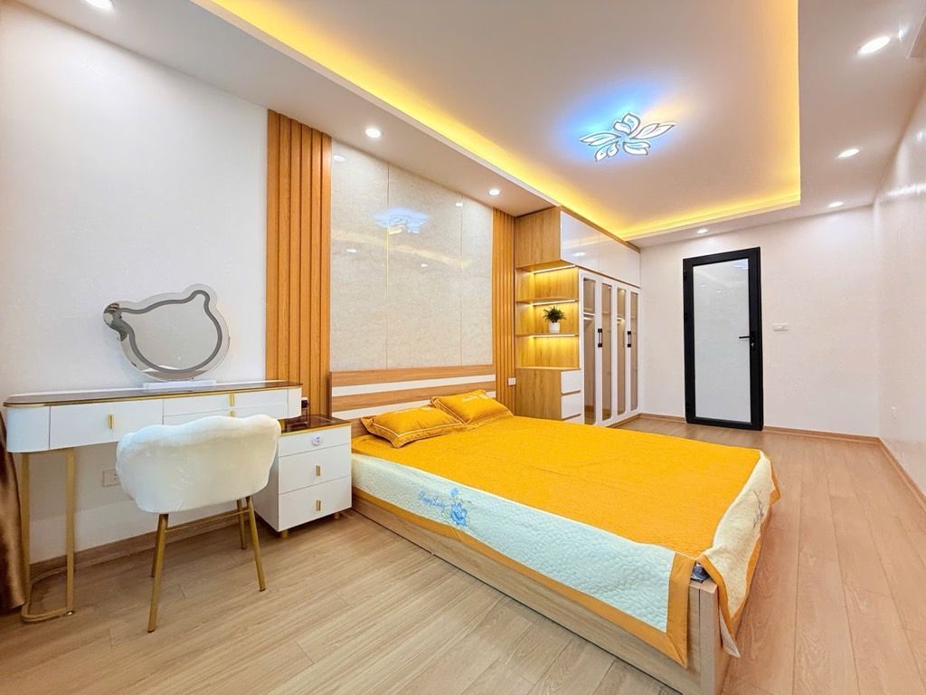 Bán nhà Thổ Quan - diện tích 25,6m2 5 tầng - Nhà đẹp đón Tết, ngõ ba gác thông - giá 8,9 tỷ