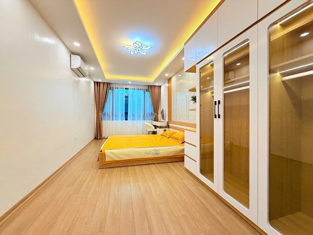 Bán nhà Thổ Quan - diện tích 25,6m2 5 tầng - Nhà đẹp đón Tết, ngõ ba gác thông - giá 8,9 tỷ