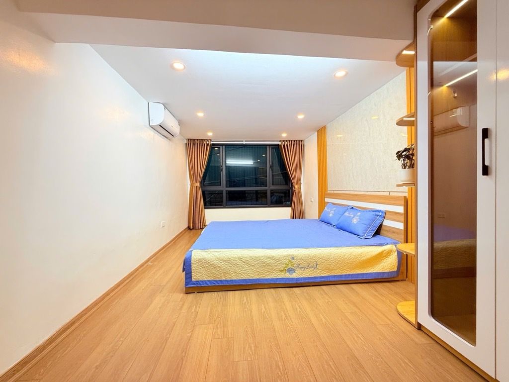 Bán nhà Thổ Quan - diện tích 25,6m2 5 tầng - Nhà đẹp đón Tết, ngõ ba gác thông - giá 8,9 tỷ