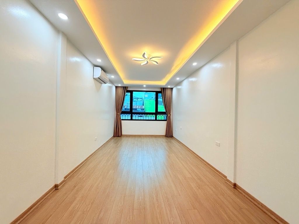 Bán nhà Thổ Quan - diện tích 25,6m2 5 tầng - Nhà đẹp đón Tết, ngõ ba gác thông - giá 8,9 tỷ