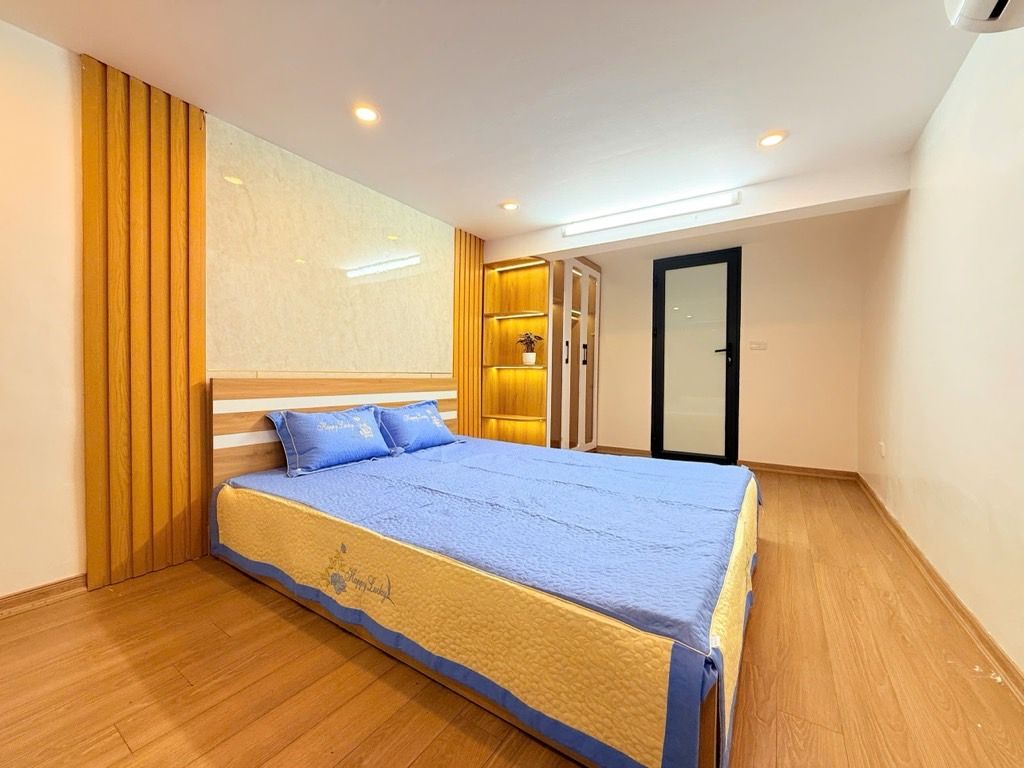 Bán nhà Thổ Quan - diện tích 25,6m2 5 tầng - Nhà đẹp đón Tết, ngõ ba gác thông - giá 8,9 tỷ