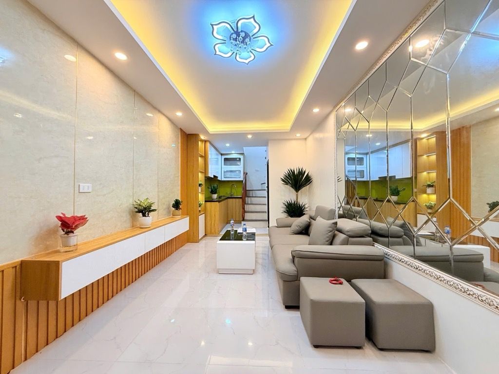 Bán nhà Thổ Quan - diện tích 25,6m2 5 tầng - Nhà đẹp đón Tết, ngõ ba gác thông - giá 8,9 tỷ