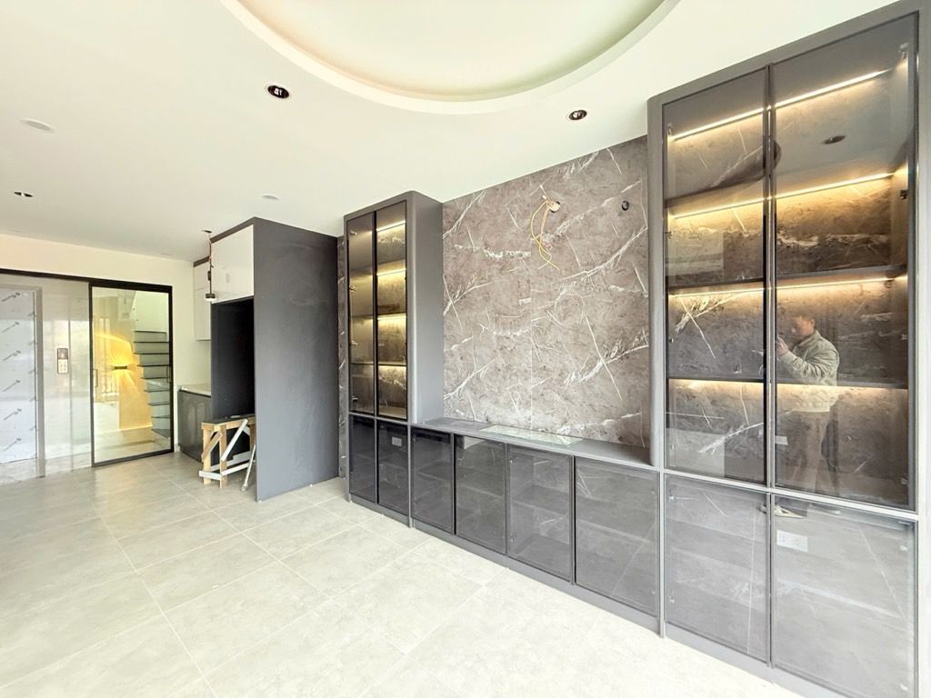 Bán nhà Tô Vĩnh Diện - diện tích 35.2m2 7 tầng - Ô tô vào nhà - giá 15,75 tỷ