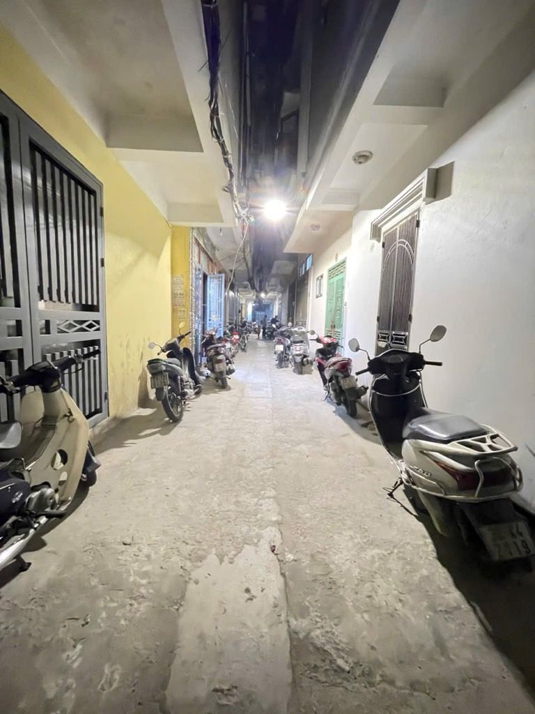 Bán nhà Khuất Duy Tiến - diện tích 17,5m2 6 tầng - ô tô đỗ cửa - giá 7,95 tỷ