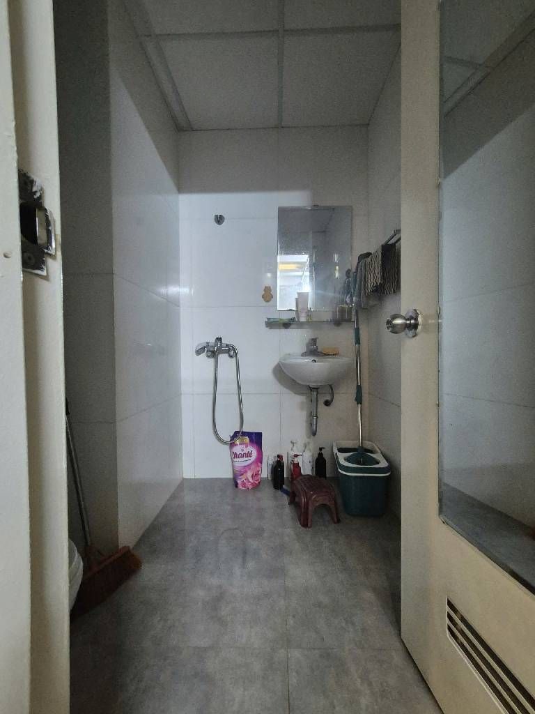 Bán nhà Linh Đàm - diện tích 68m2 8 tầng - Căn hộ tầng 8 view thoáng - giá 3,9 tỷ