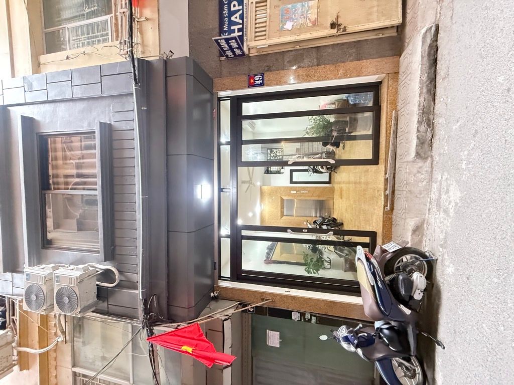 Bán nhà Nguyễn Chí Thanh - diện tích 29,5m2 6 tầng - ô tô đỗ cửa - giá 16,8 tỷ