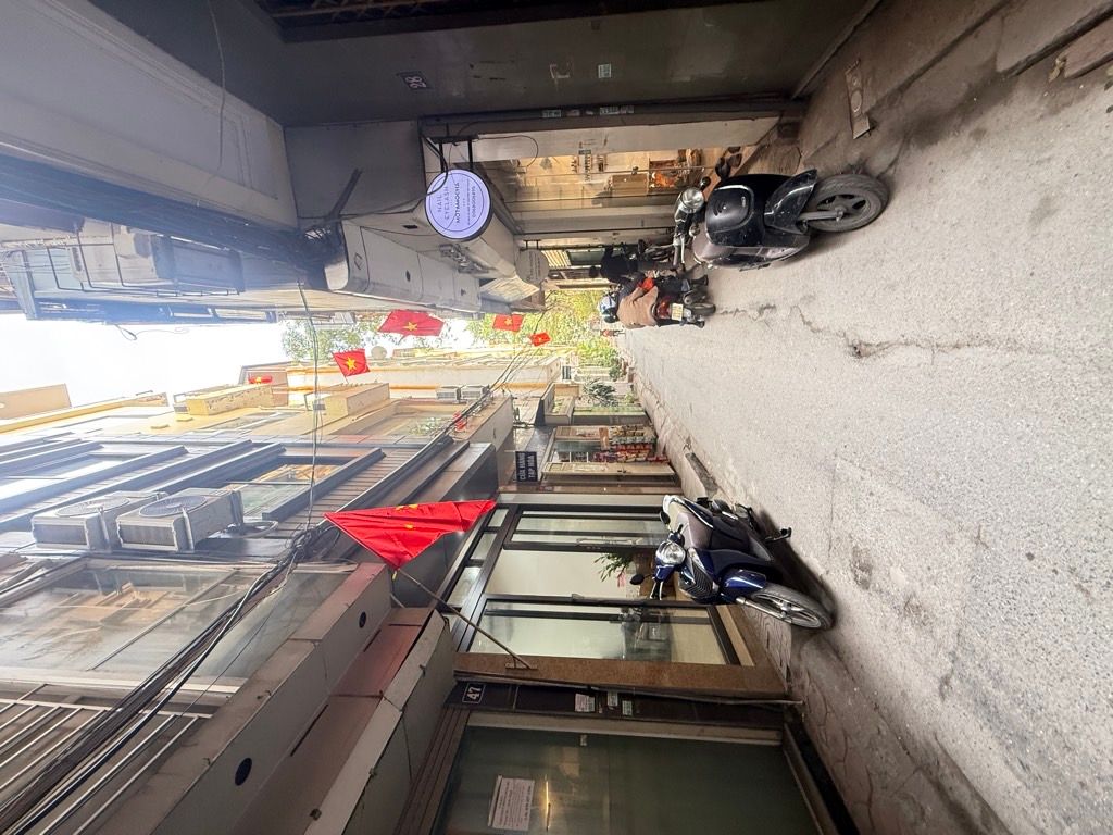 Bán nhà Nguyễn Chí Thanh - diện tích 29,5m2 6 tầng - ô tô đỗ cửa - giá 16,8 tỷ