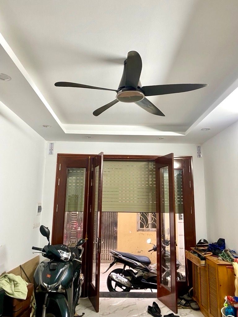 Bán nhà Ngõ Gốc Đề - diện tích 35.6m2 5 tầng - Ô tô đỗ cửa - giá 10 tỷ