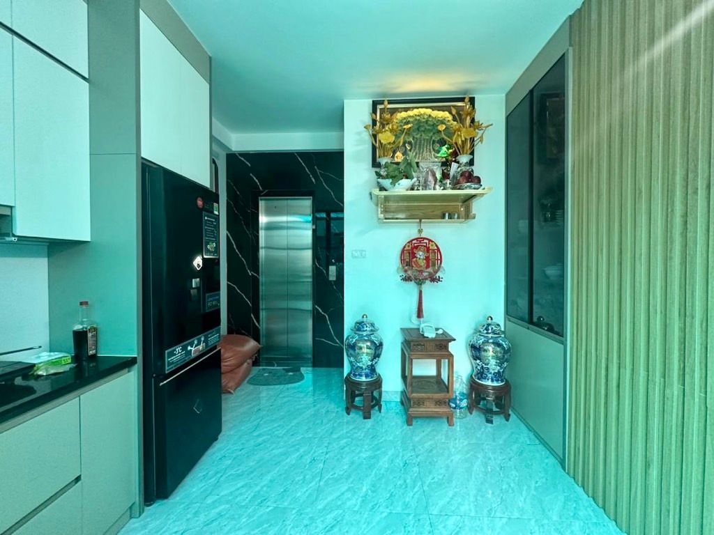 Bán nhà Thanh Lân - diện tích 30m2 5 tầng - thang máy, nhà mới full nội thất xịn - giá 8,5 tỷ