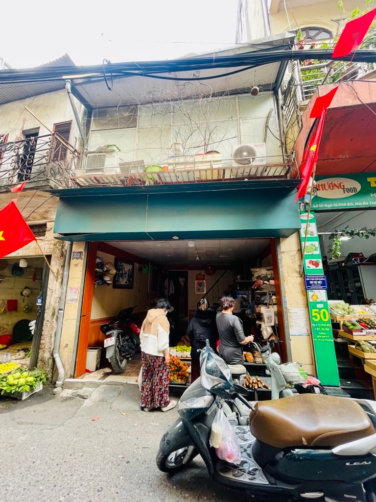 Bán nhà Phố 8/3 - diện tích 50m2 2 tầng - MẶT NGÕ Ô TÔ TRÁNH - giá 12,6 tỷ