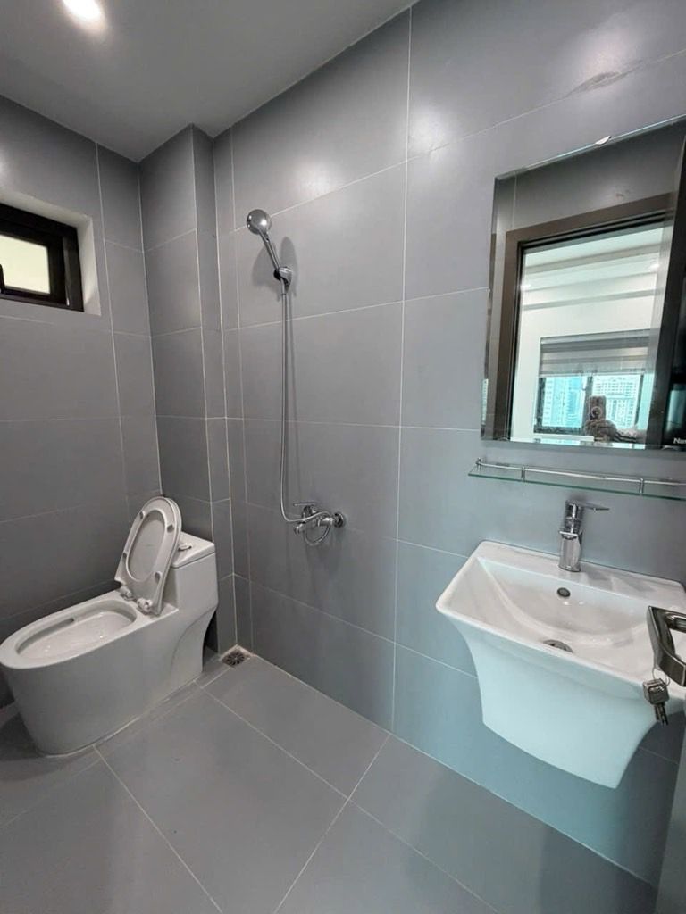 Bán nhà Hoàng Minh Giám - diện tích 64m2 13 tầng - Căn hộ full nội thất - giá 6 tỷ