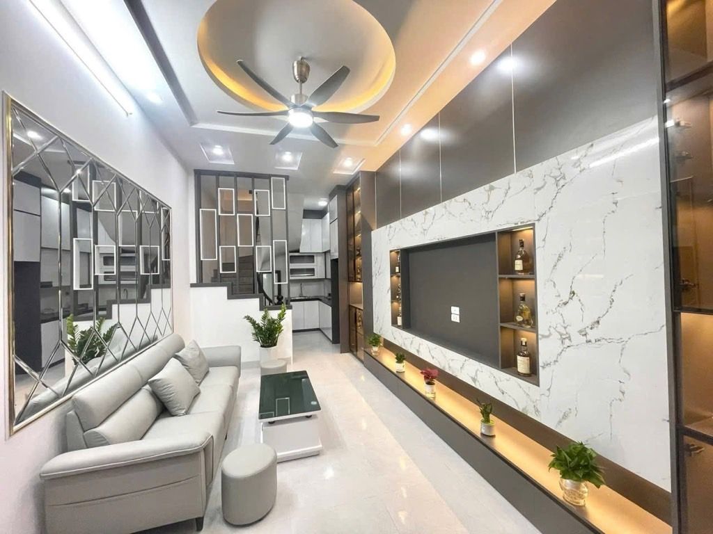 Bán nhà Trương Định - diện tích 30m2 4 tầng - Nhà khung cột chắc chắn, full nội thất - giá 8,3 tỷ