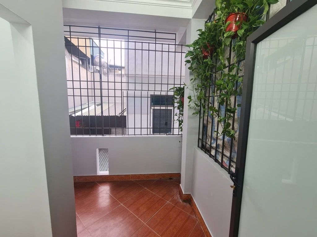 Bán nhà Trương Định - diện tích 30m2 4 tầng - Nhà khung cột chắc chắn, full nội thất - giá 8,3 tỷ