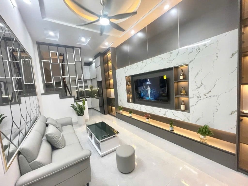 Bán nhà Trương Định - diện tích 30m2 4 tầng - Nhà khung cột chắc chắn, full nội thất - giá 8,3 tỷ