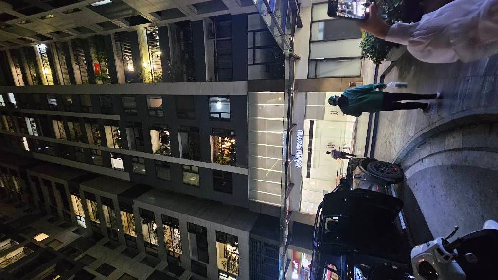 Bán nhà Vĩnh Tuy - diện tích 76m2 1 tầng - Căn hộ hai ban công quay sân chơi - giá 8,9 tỷ