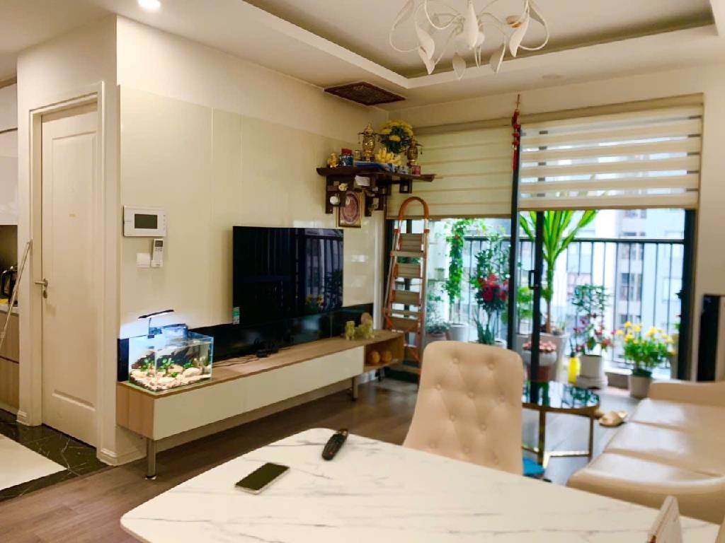 Bán nhà Vĩnh Tuy - diện tích 76m2 1 tầng - Căn hộ hai ban công quay sân chơi - giá 8,9 tỷ