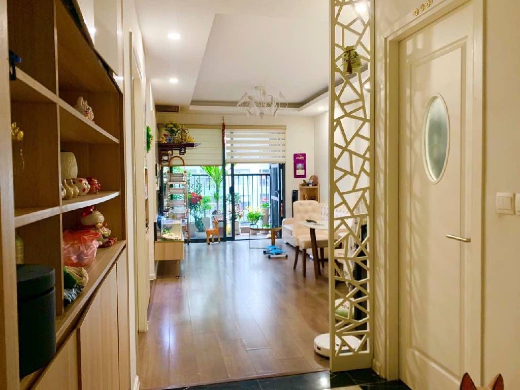 Bán nhà Vĩnh Tuy - diện tích 76m2 1 tầng - Căn hộ hai ban công quay sân chơi - giá 8,9 tỷ