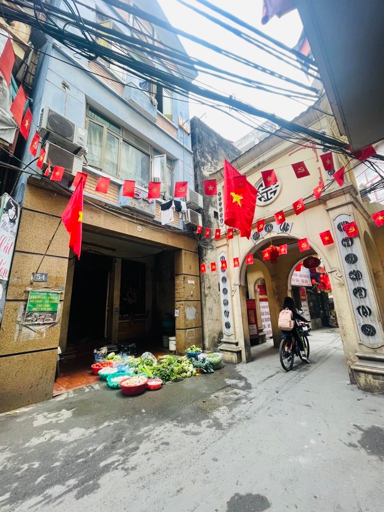 Bán nhà Trường Chinh - diện tích 82m2 3 tầng - Mặt ngõ kinh doanh - giá 21,4 tỷ