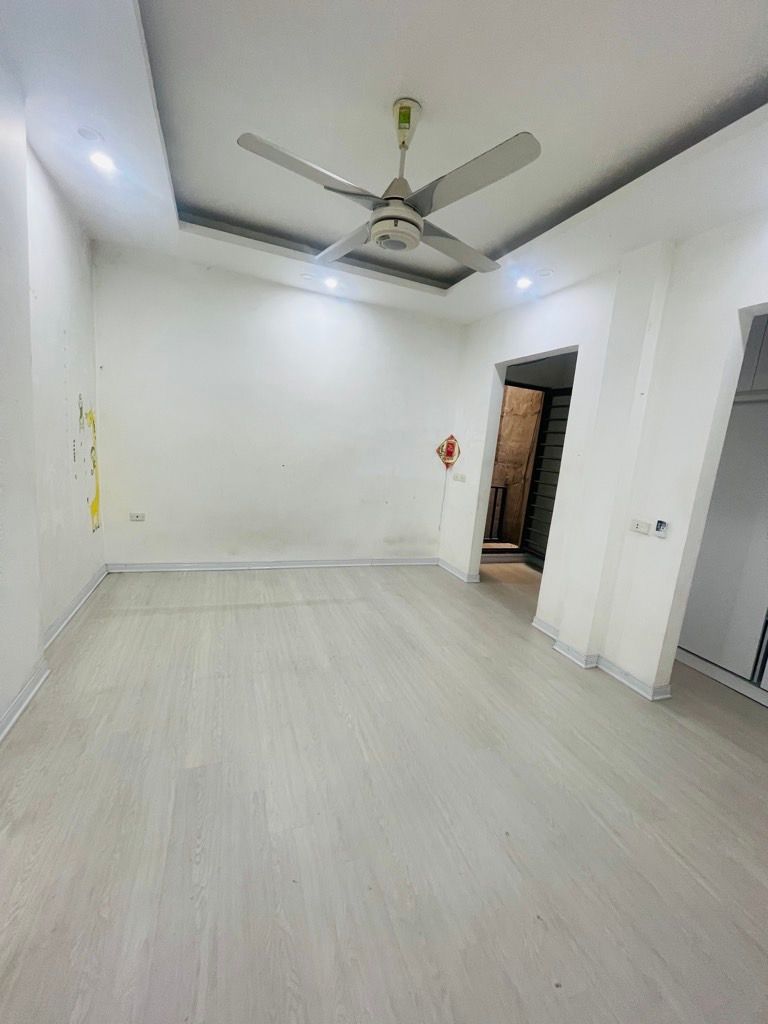 Bán nhà Đặng Văn Ngữ - diện tích 29m2 3 tầng - ô tô tránh - giá 7,5 tỷ