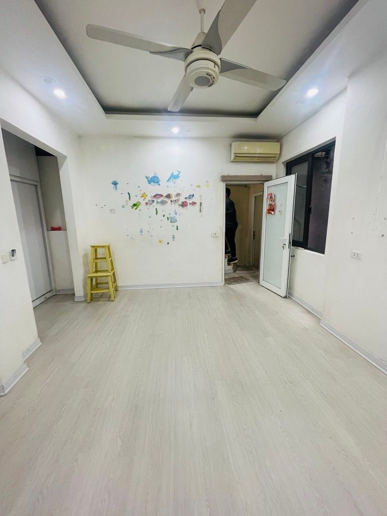 Bán nhà Đặng Văn Ngữ - diện tích 29m2 3 tầng - ô tô tránh - giá 7,5 tỷ