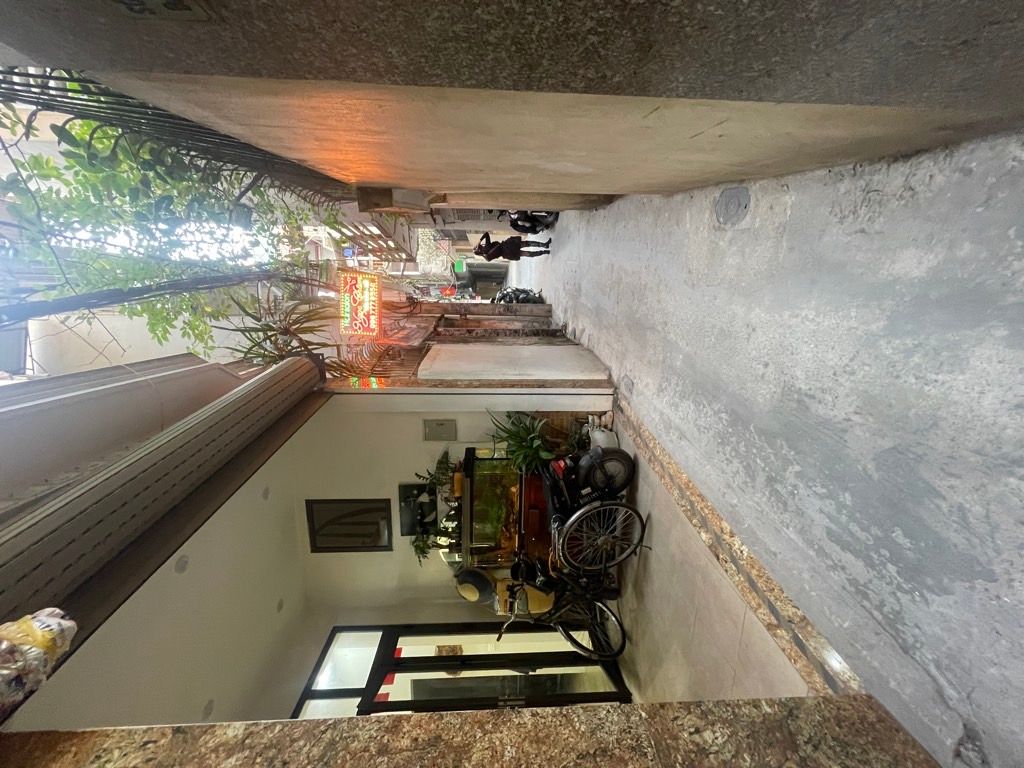 Bán nhà Đặng Văn Ngữ - diện tích 29m2 3 tầng - ô tô tránh - giá 7,5 tỷ