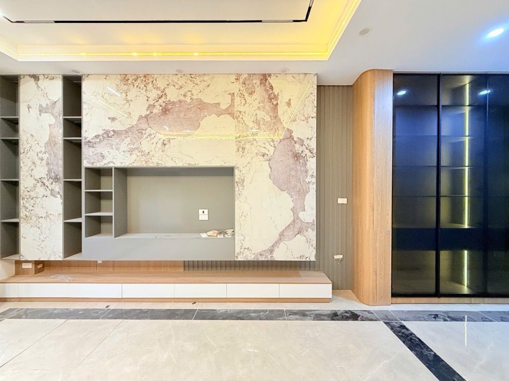 Bán nhà Hoa Lư - diện tích 38m2 5 tầng - Ô TÔ QUA CỔNG - giá 15 tỷ