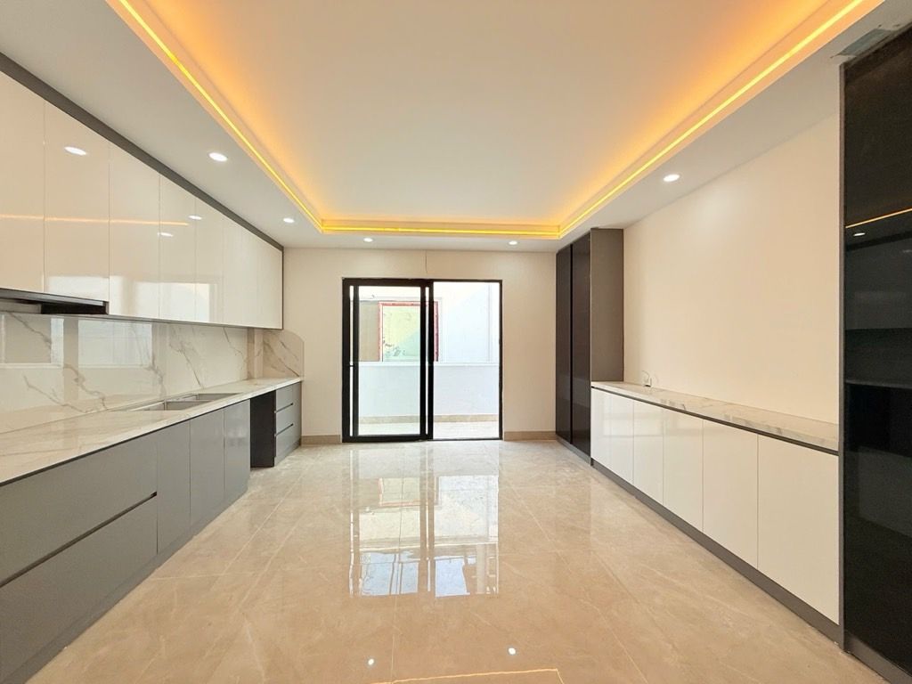 Bán nhà Hoa Lư - diện tích 38m2 5 tầng - Ô TÔ QUA CỔNG - giá 15 tỷ