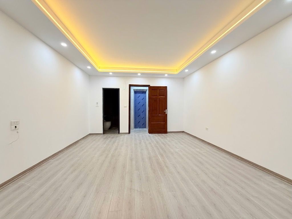 Bán nhà Hoa Lư - diện tích 38m2 5 tầng - Ô TÔ QUA CỔNG - giá 15 tỷ