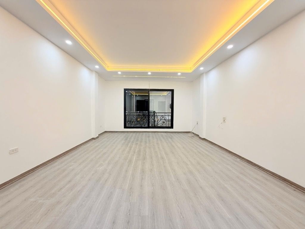 Bán nhà Hoa Lư - diện tích 38m2 5 tầng - Ô TÔ QUA CỔNG - giá 15 tỷ