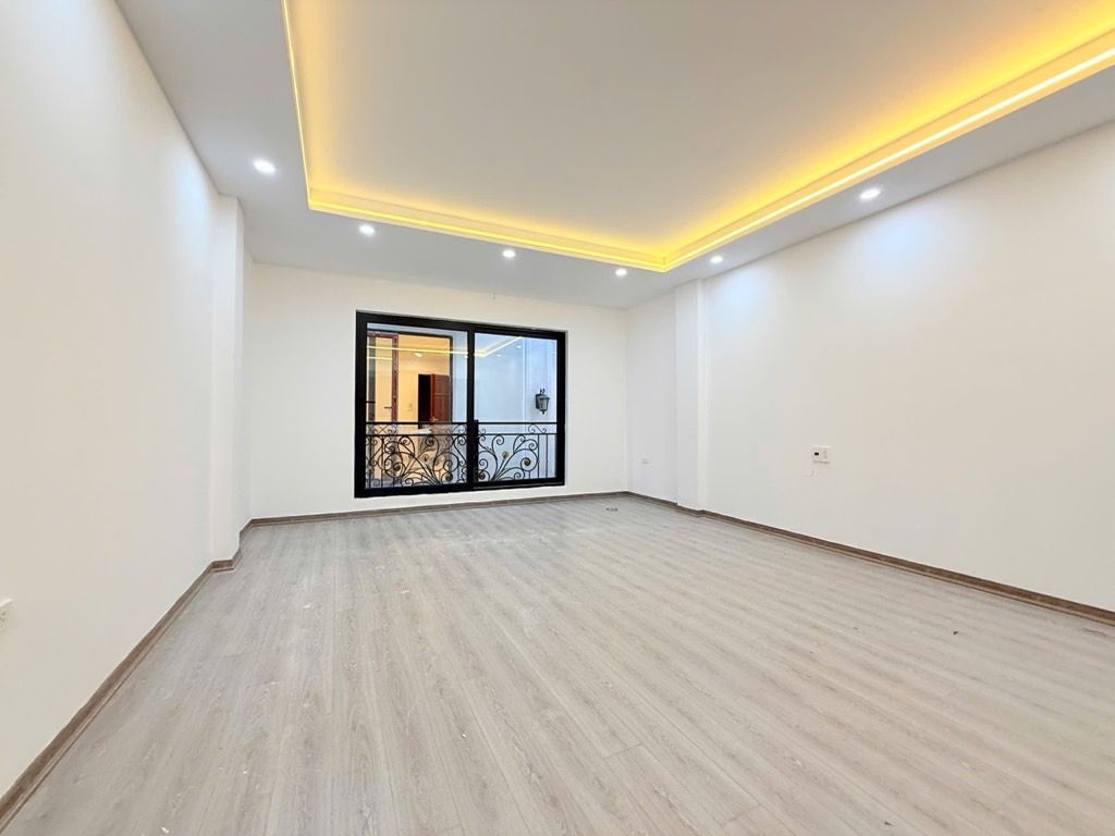 Bán nhà Hoa Lư - diện tích 38m2 5 tầng - Ô TÔ QUA CỔNG - giá 15 tỷ