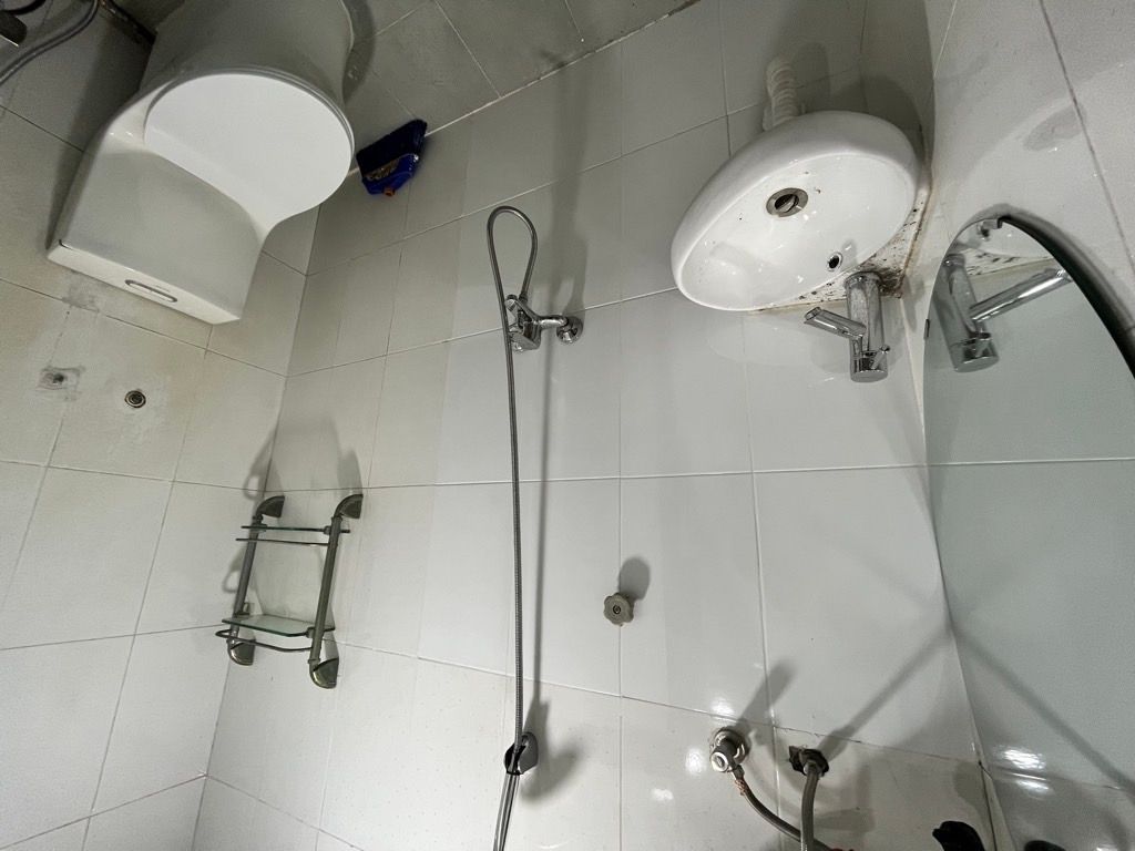 Bán nhà Nguyễn Trãi - diện tích 40m2 3 tầng - Ô tô đỗ ngay chân toà - giá 1,89 tỷ