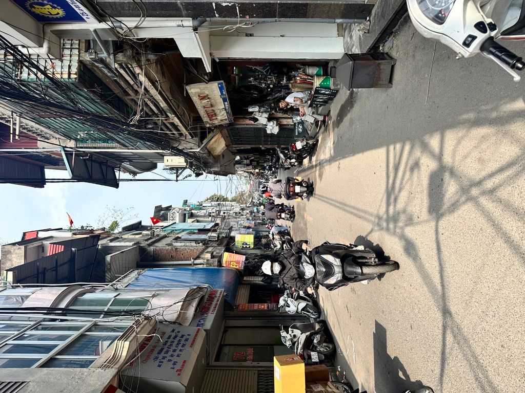 Bán nhà Lê Gia Đỉnh - diện tích 35,7m2 4 tầng - Mặt phố Kinh Doanh Sầm Uất - giá 11,5 tỷ