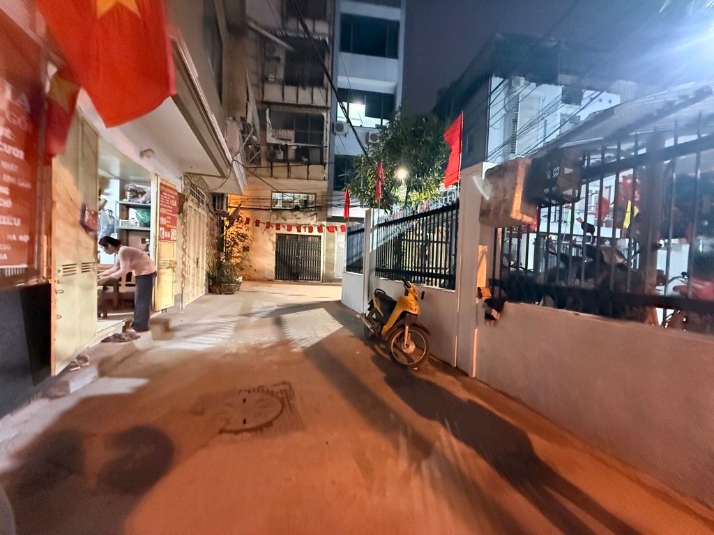 Bán nhà Trại Cá - diện tích 30m2 4 tầng - Lô góc, gần ô tô - giá 4,05 tỷ