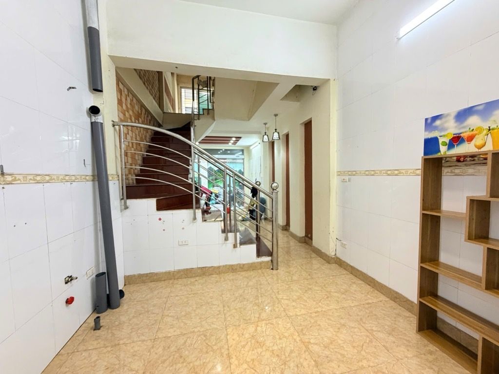 Bán nhà Khương Trung - diện tích 33m2 5 tầng - MẶT NGÕ KINH DOANH - giá 12,2 tỷ