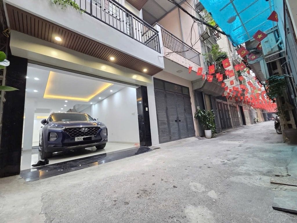 Bán nhà Lê Trọng Tấn - diện tích 57m2 4 tầng - Ô tô vào thoải mái - giá 18 tỷ