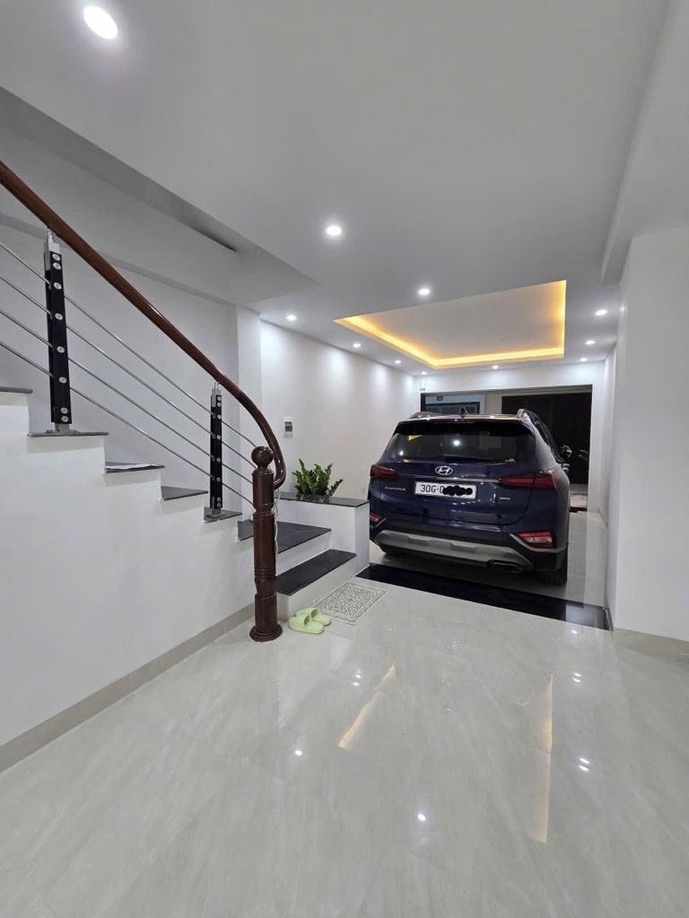 Bán nhà Lê Trọng Tấn - diện tích 57m2 4 tầng - Ô tô vào thoải mái - giá 18 tỷ