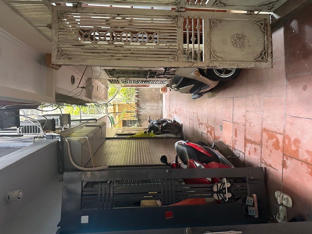 Bán nhà Cự Lộc - diện tích 22m2 5 tầng - gần ô tô - giá 8,2 tỷ