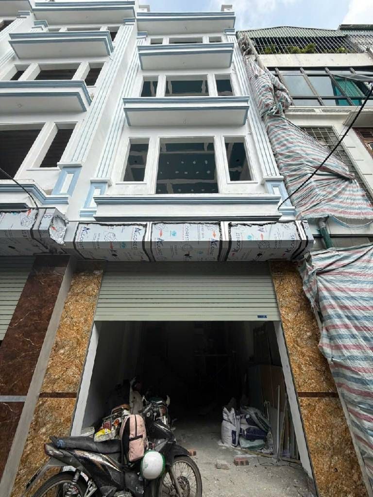 Bán nhà Thịnh Liệt - diện tích 57.2m2 6 tầng - Thang máy, gara ô tô - giá 18,8 tỷ