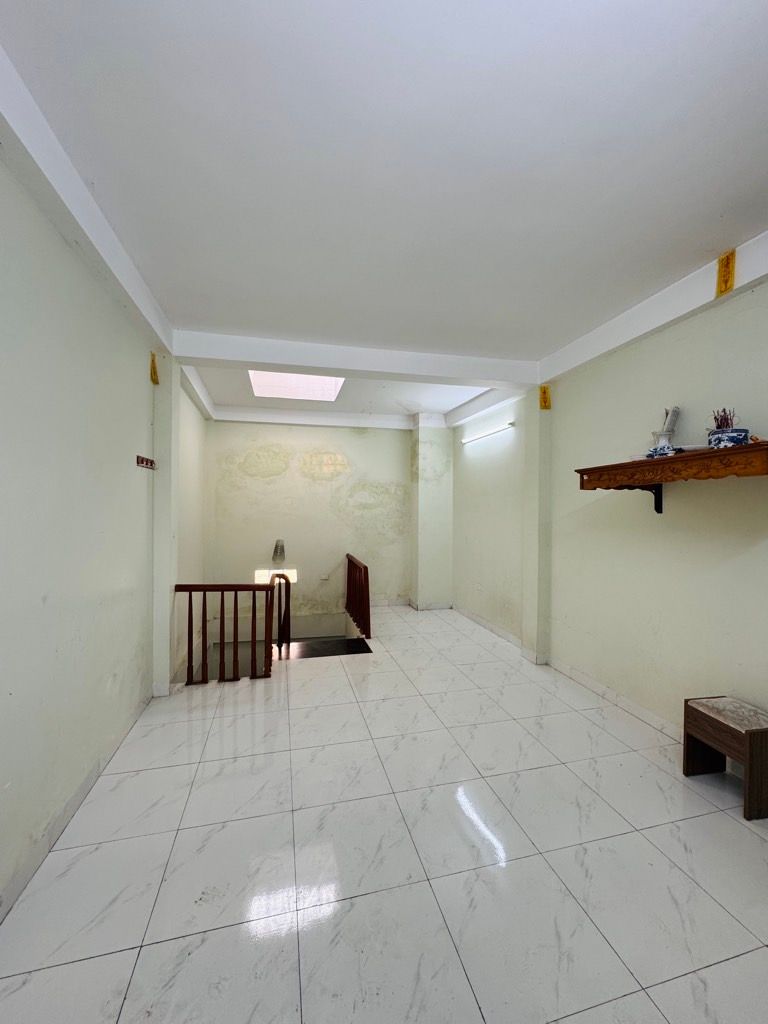 Bán nhà Tam Trinh - diện tích 30m2 5 tầng - ô tô tránh - giá 7,5 tỷ