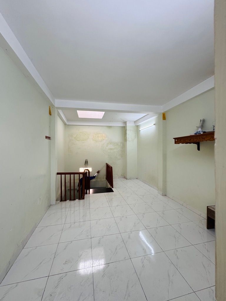 Bán nhà Tam Trinh - diện tích 30m2 5 tầng - ô tô tránh - giá 7,5 tỷ