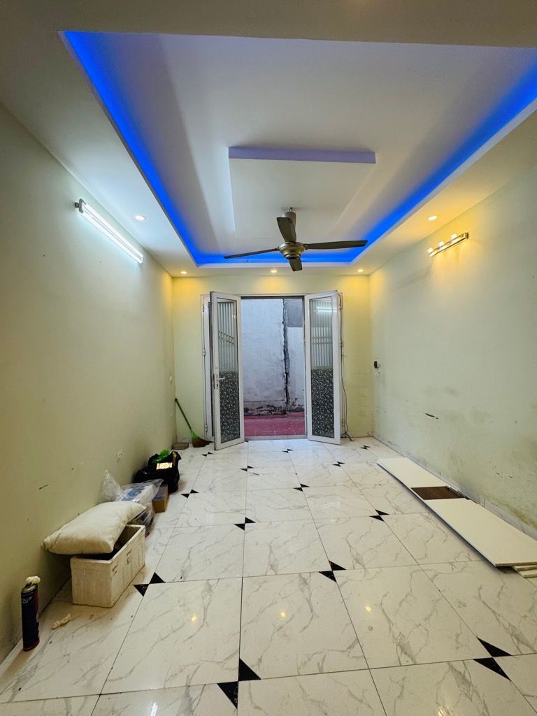 Bán nhà Tam Trinh - diện tích 30m2 5 tầng - ô tô tránh - giá 7,5 tỷ