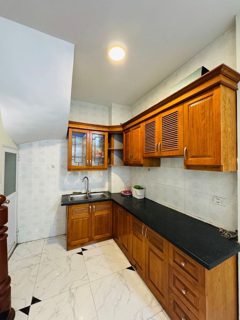 Bán nhà Tam Trinh - diện tích 30m2 5 tầng - ô tô tránh - giá 7,5 tỷ