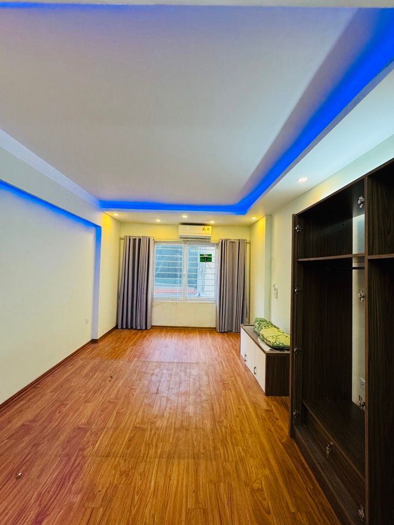 Bán nhà Tam Trinh - diện tích 30m2 5 tầng - ô tô tránh - giá 7,5 tỷ